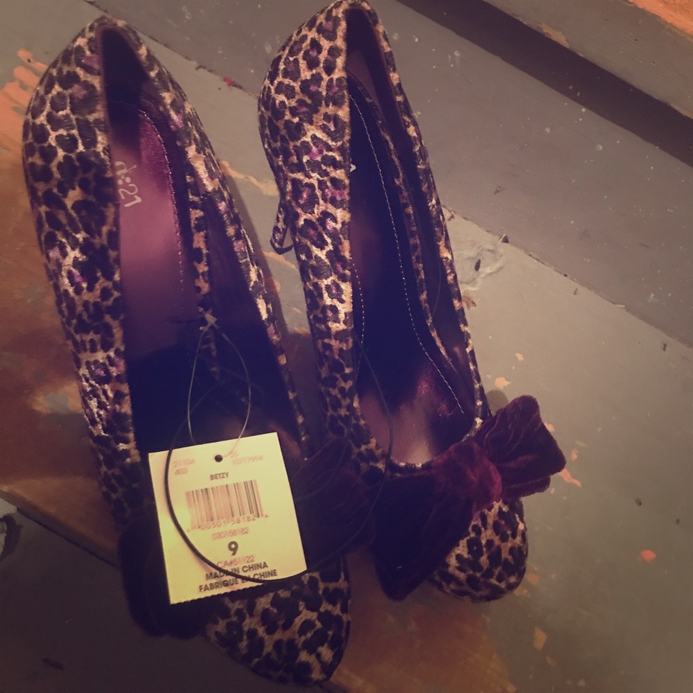 Ladies shoes